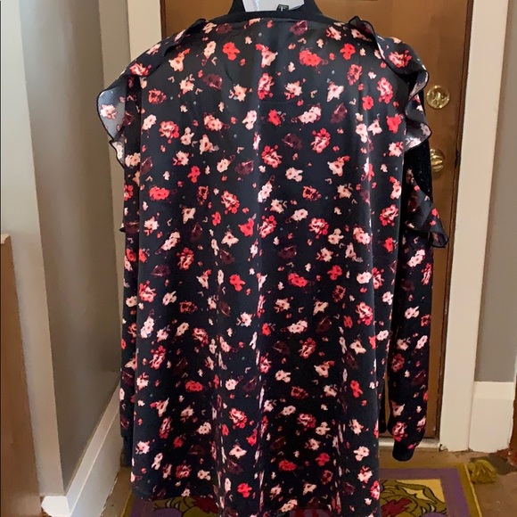 Lane Bryant black blouse with flowers and lace! - Picture 4 of 5